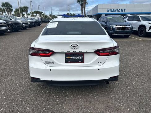 Used 2021 Toyota Camry LE FWD image 15