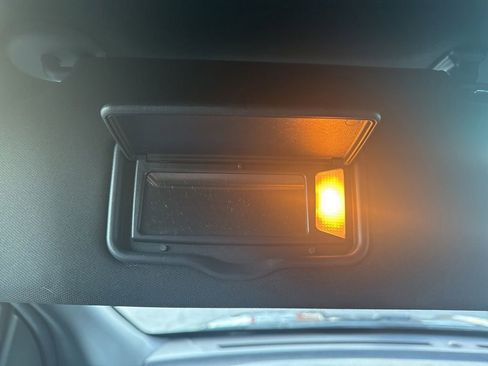 Used 2018 Ford Explorer XLT image 47