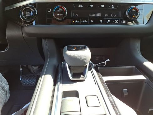 New 2026 Nissan Pathfinder SL FWD image 22