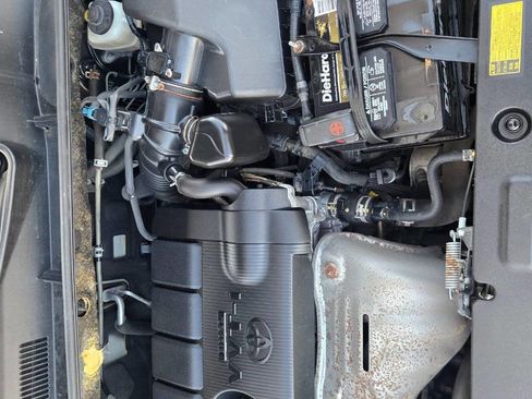 Used 2011 Toyota RAV4 4WD w/ Base L4 Extra Value Pkg image 26