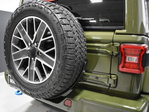 Used 2024 Jeep Wrangler High Altitude AWD/4WD image 12