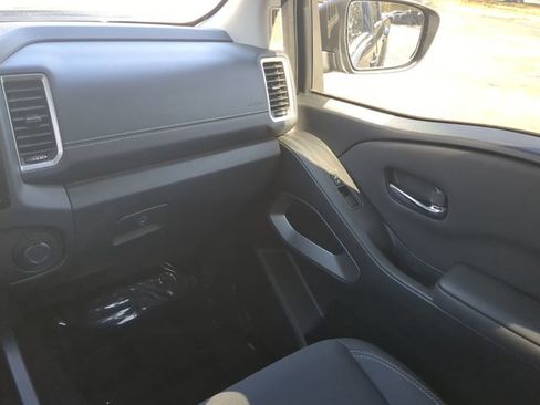 Certified 2023 Nissan Frontier SV w/ SV Convenience Package image 17