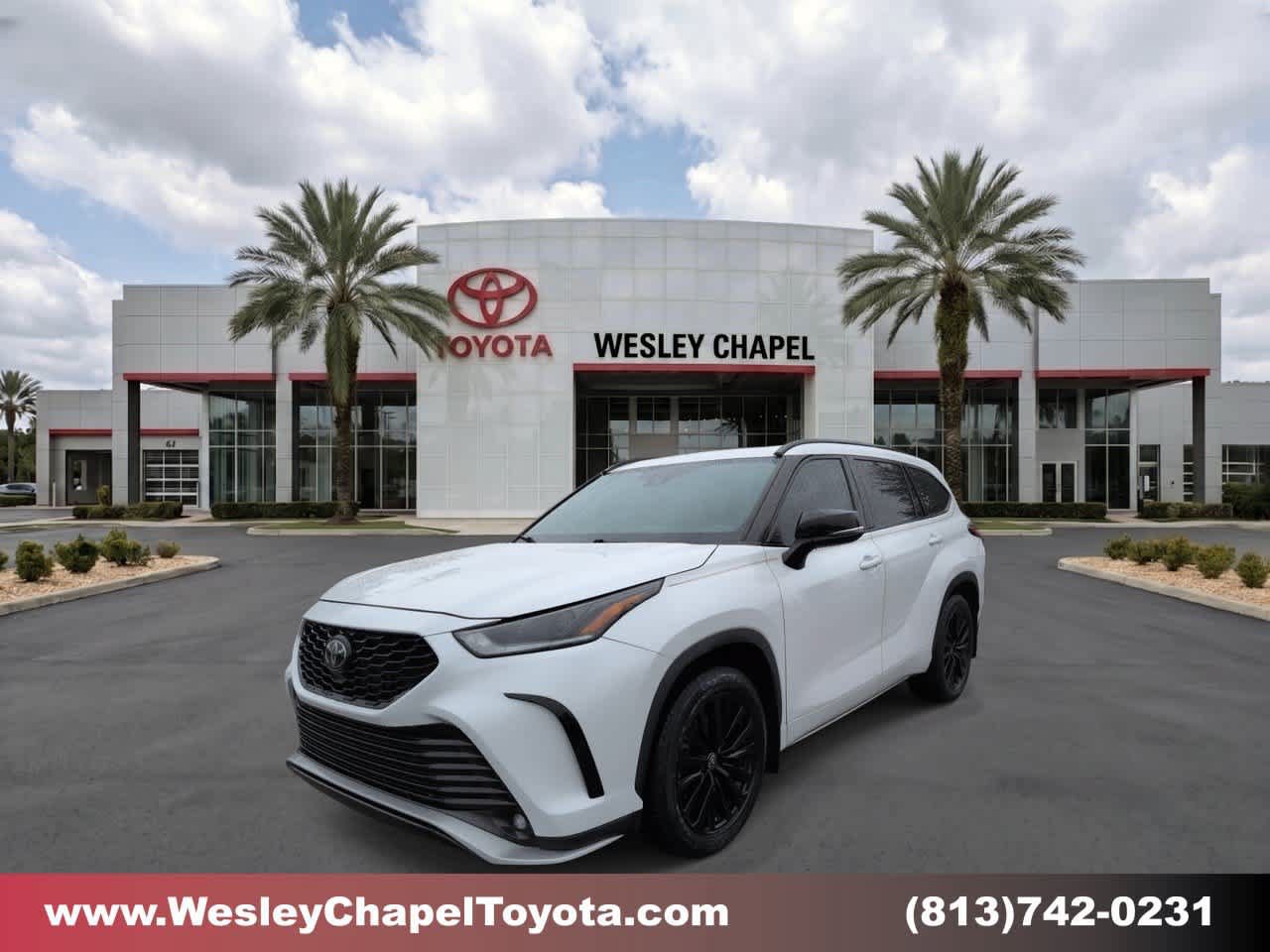 Used 2023 Toyota Highlander XSE FWD image 1