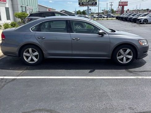 Used 2012 Volkswagen Passat 2.5 SE FWD image 4