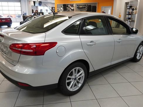 Used 2018 Ford Focus SE FWD image 11