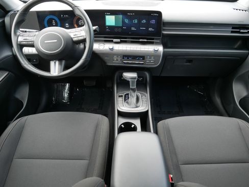 Certified 2025 Hyundai Kona SEL AWD/4WD image 10