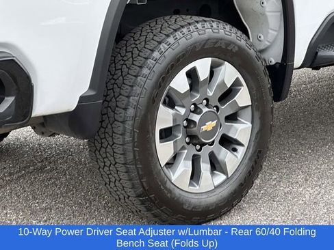 Used 2025 Chevrolet Silverado 2500 Custom w/ Custom Value Package image 31