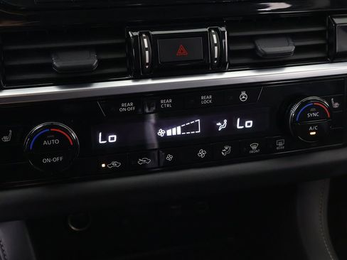 Used 2023 Nissan Pathfinder SL w/ Black Appearance Package AWD/4WD image 53