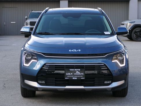 New 2025 Kia Niro EX Touring image 7