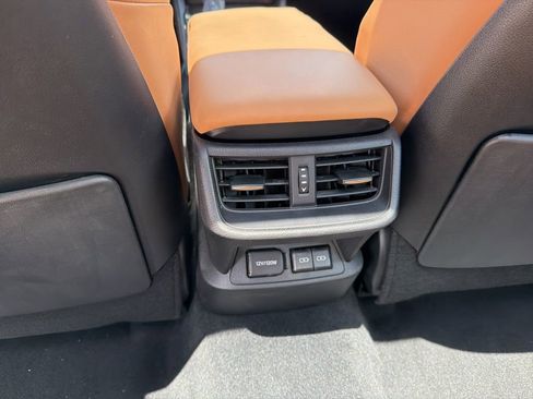 Used 2024 Lexus ES 350 w/ Premium Package FWD image 12