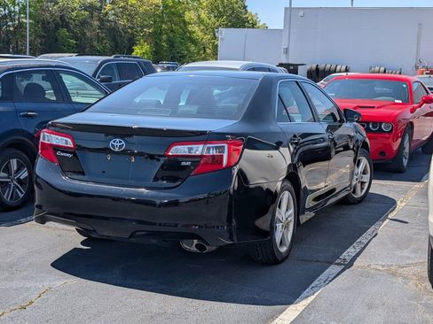 Used 2013 Toyota Camry SE image 3