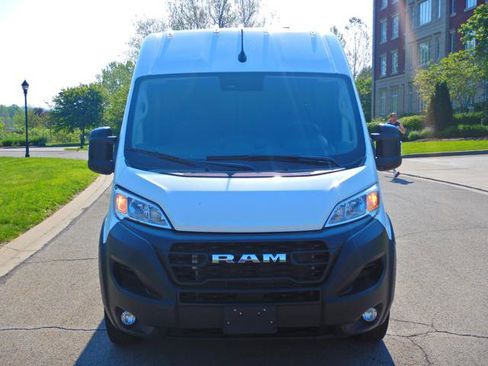 Used 2025 RAM ProMaster 2500 w/ Convenience Group FWD image 7