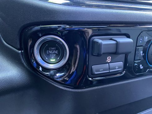 Used 2024 Chevrolet Silverado 1500 ZR2 w/ Technology Package image 18