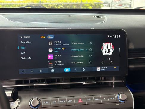Used 2024 Hyundai Kona Limited FWD image 18