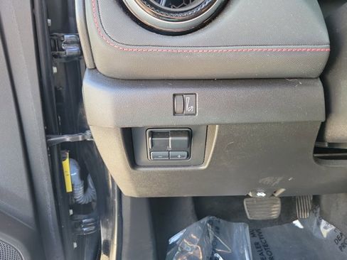 Used 2023 Chevrolet Colorado Z71 w/ Z71 Convenience Package 2 AWD/4WD image 18