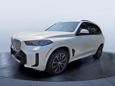 Used 2026 BMW X5 sDrive40i w/ M Sport Package RWD image 3