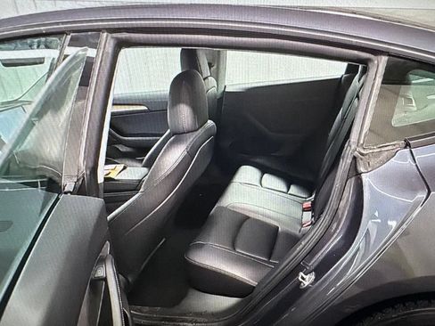Used 2021 Tesla Model 3 Standard Range Plus RWD image 6