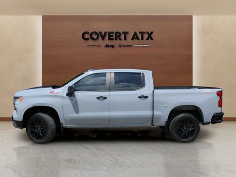 Used 2024 Chevrolet Silverado 1500 LT Trail Boss w/ Convenience Package II AWD/4WD image 2
