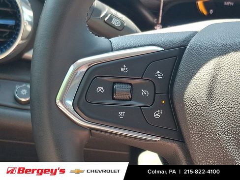 Certified 2024 Chevrolet Trax LT w/ Sunroof Package FWD image 23