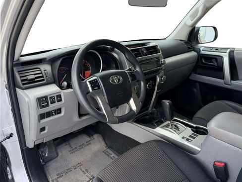 Used 2010 Toyota 4Runner SR5 image 10