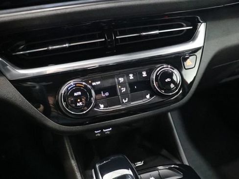Used 2024 Buick Envista Sport Touring w/ Convenience I Package FWD image 27