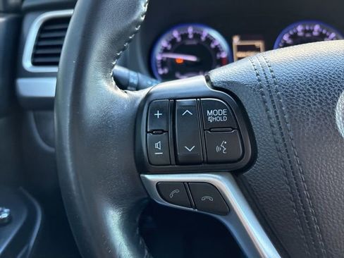 Used 2018 Toyota Highlander Limited image 14
