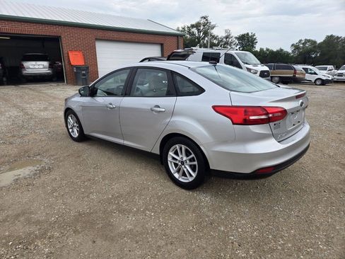 Used 2015 Ford Focus SE FWD image 6