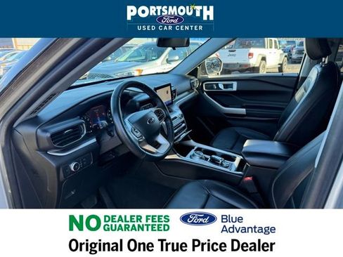 Certified 2022 Ford Explorer XLT w/ Equipment Group 202A image 4