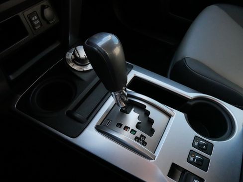 Used 2019 Toyota 4Runner SR5 Premium image 24