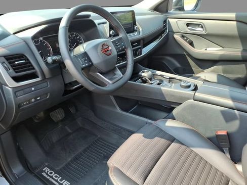 Certified 2026 Nissan Rogue SV AWD/4WD image 19