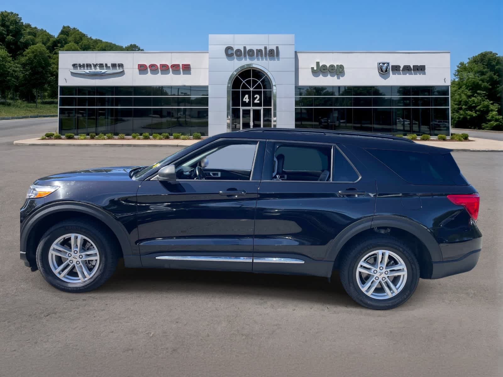 Used 2021 Ford Explorer XLT w/ Equipment Group 202A AWD/4WD image 2