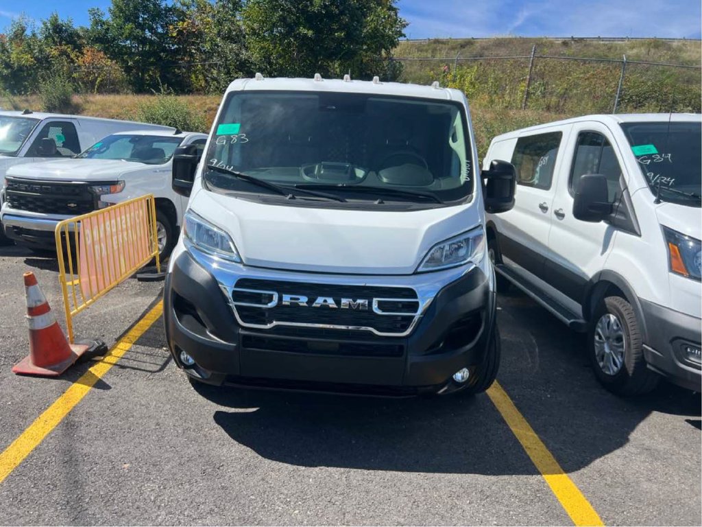 Used 2025 RAM ProMaster 2500 w/ U-Haul Equipment Group FWD image 7
