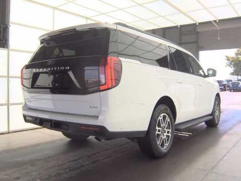 Used 2025 Ford Expedition Max Active RWD image 4