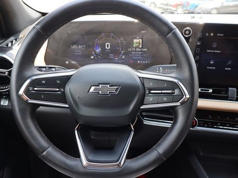 Used 2025 Chevrolet Equinox ACTIV w/ Safety and Technology Package FWD image 6
