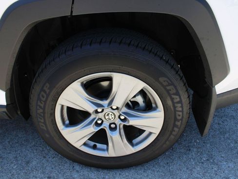 Used 2025 Toyota RAV4 XLE w/ Convenience Package AWD/4WD image 12