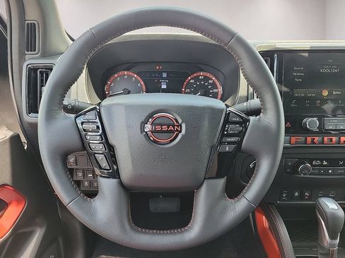 Used 2025 Nissan Frontier PRO-4X w/ Pro Premium Package AWD/4WD image 20