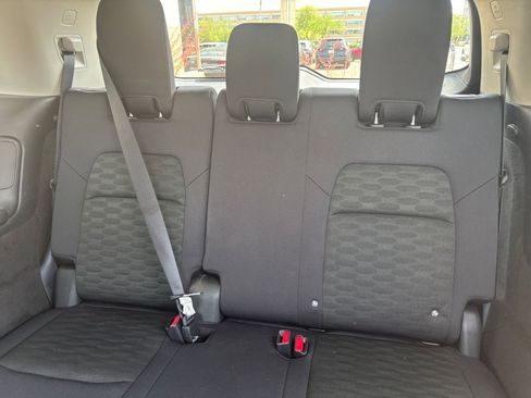 Used 2025 Nissan Pathfinder SV FWD image 39
