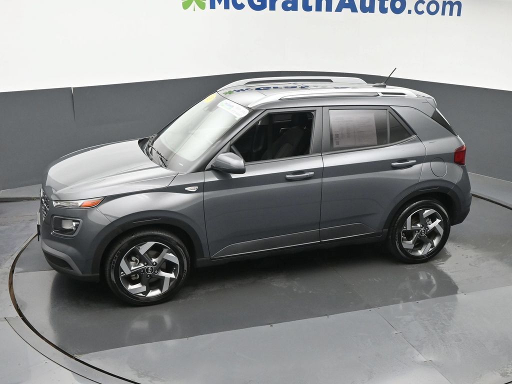 Used 2025 Hyundai Venue SEL FWD image 24