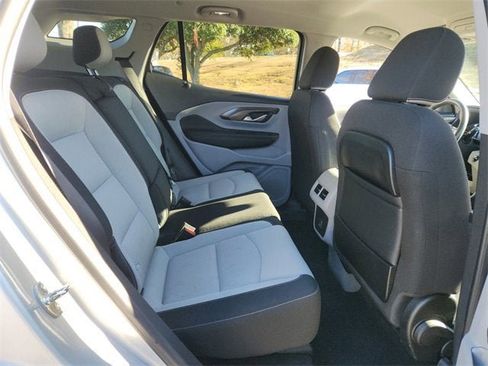 Used 2022 GMC Terrain SLE image 15