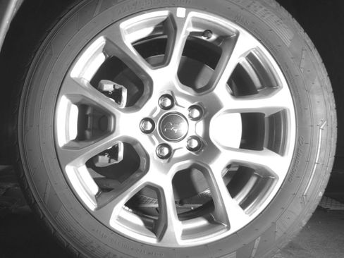 Used 2025 Jeep Compass Limited AWD/4WD image 15