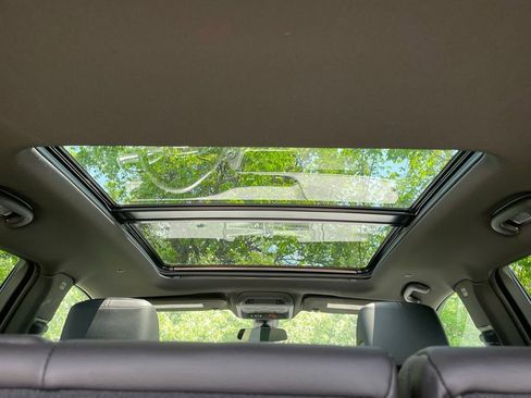 Used 2023 Cadillac XT5 Premium Luxury w/ LPO, Floor Liner Package AWD/4WD image 19