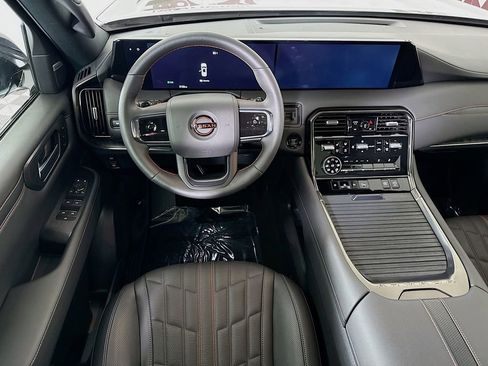 Certified 2025 Nissan Armada PRO-4X w/ Pro-4X Premium Package image 4