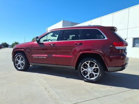 Used 2018 Jeep Grand Cherokee Limited AWD/4WD image 9