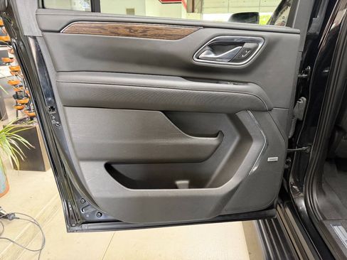 Used 2021 Chevrolet Suburban Premier AWD/4WD image 12