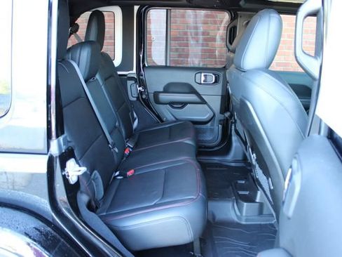 Used 2025 Jeep Wrangler Unlimited Rubicon AWD/4WD image 46