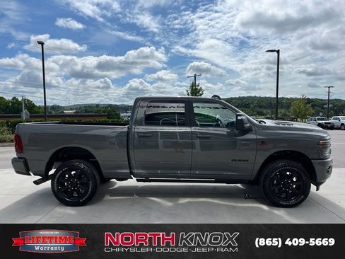 New 2026 RAM 2500 Laramie AWD/4WD image 23