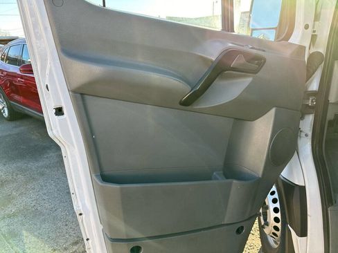 Used 2015 Mercedes-Benz Sprinter 3500 image 11