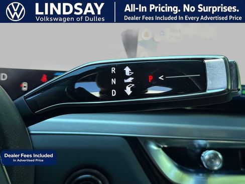 Used 2025 Cadillac Lyriq Luxury AWD/4WD image 30