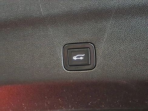 Used 2021 Chevrolet Suburban High Country AWD/4WD image 7