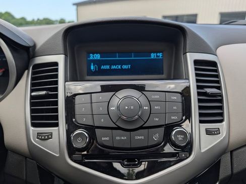 Used 2013 Chevrolet Cruze LS FWD image 26